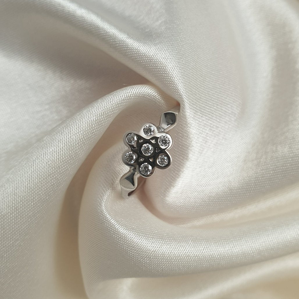 Anillo Carmiña en oro blanco y diamantes