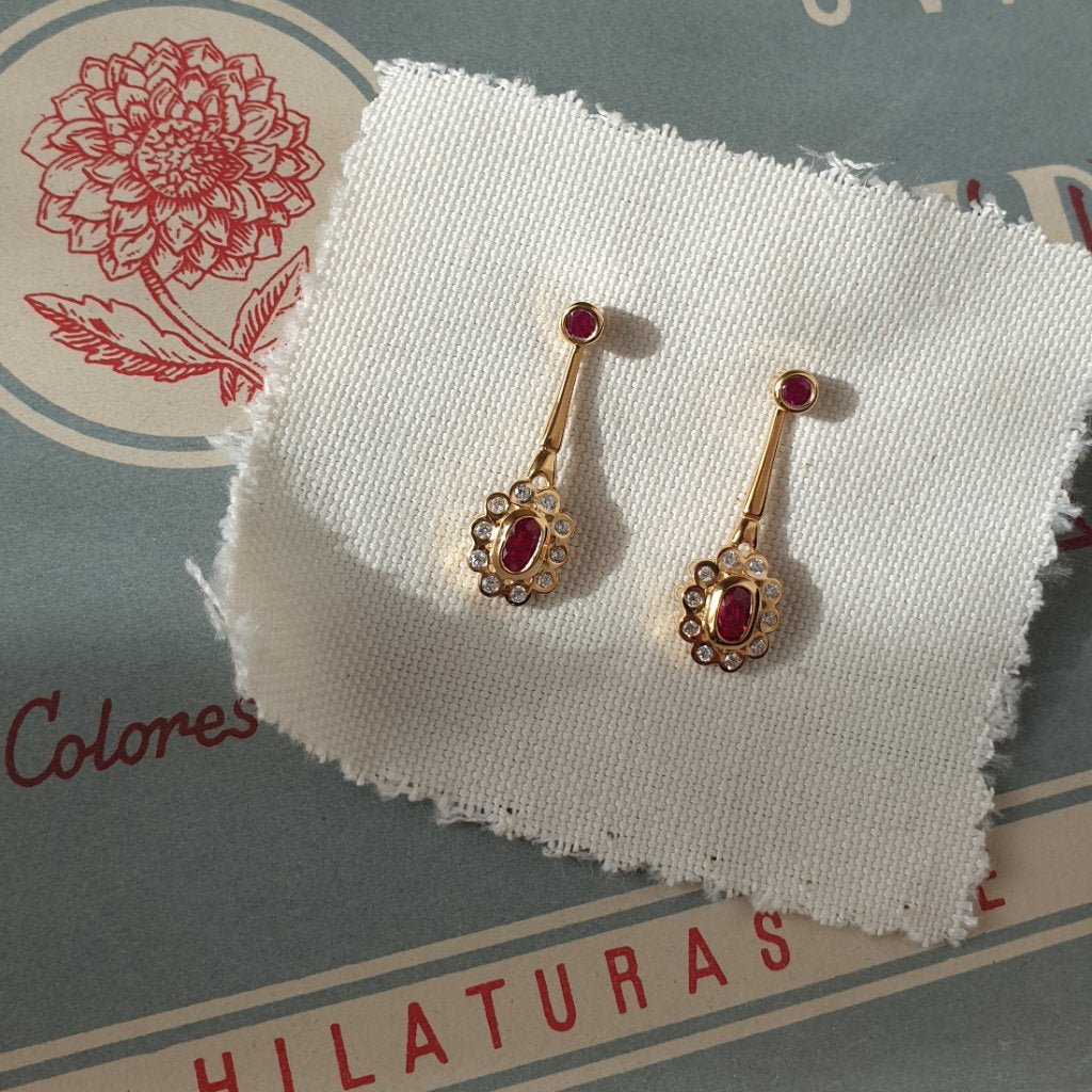 Pendientes para novia de oro y diamantes.