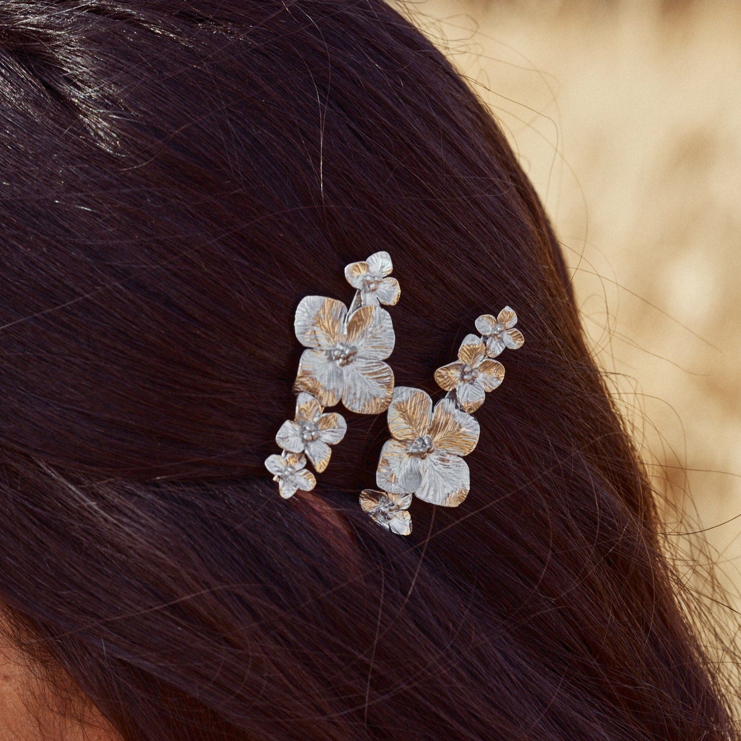 Detalle de los Pasadores Bouquet, hecho a mano.